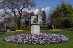Villa Taranto_Denkmal.JPG