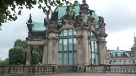 Zwinger - Wallpavillon.JPG